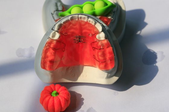 Orthodontic οδοντική συσκευή οδοντιατρικής συντήρησης συνήθειας