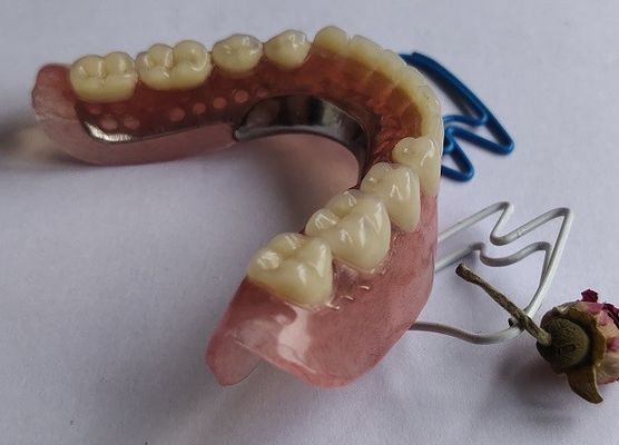 Πλήρες μόσχευμα Overdenture Straumann ISO13485
